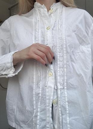 Рубашка з рюшами