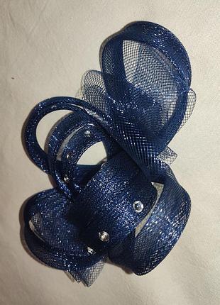 Стильна шпилька, бант, вечірки, танці, образ