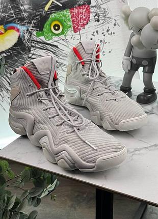 Кросівки вживанні