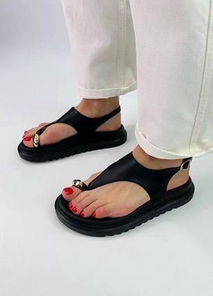 Стильні босоніжки