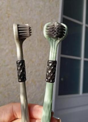 Зубна щітка з м'якою щетиною — 3-стороння