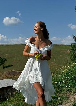 Платье из муслина асимметричного кроя