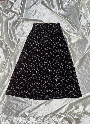 Спідниця з розрізом