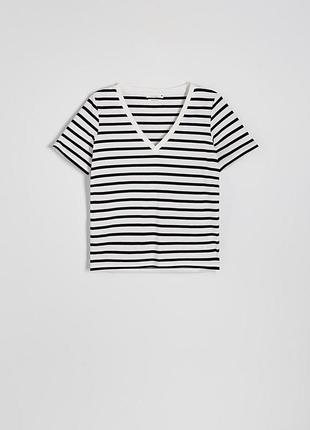 Футболка жіноча