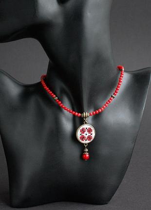 Червоне намисто чокер з вишитою підвіскою українські прикраси під вишиванку