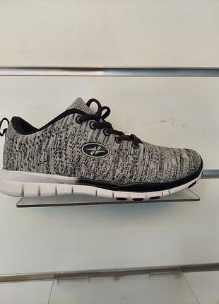 Женские кроссовки летние bona