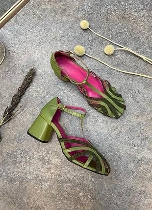 Босоножки женские зеленые на устойчивом каблуке