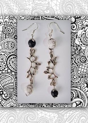 Сережки різні довгі ручної роботи чорно-білі з шунгітом