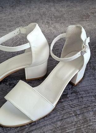 Босоножки 38р.