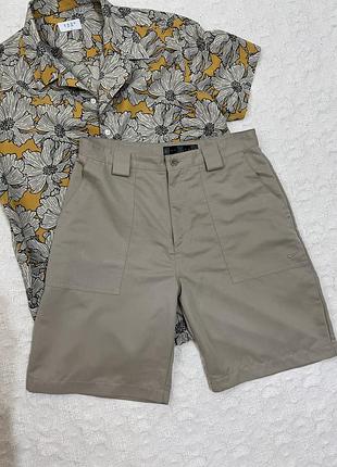 Базові легкі шорти nike, розмір м (32)