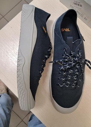 Кроссовки кеды