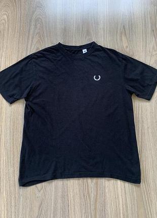 Мужская базовая хлопковая футболка с логотипом fred perry