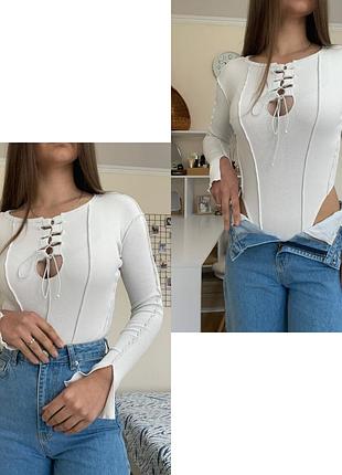 Боді зі шнурівкою на грудях,біле боді з вирізом