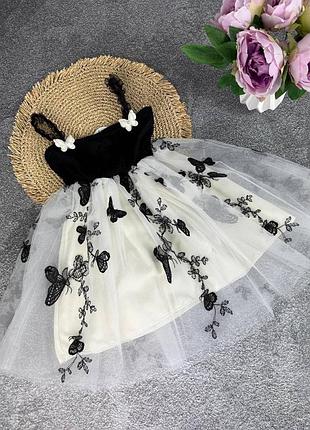 Красива нарядна сукня для дівчинки