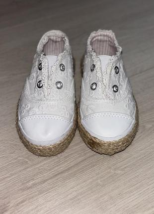 Кеди туфлі для дівчинки білі з прошви primark 23 розмір