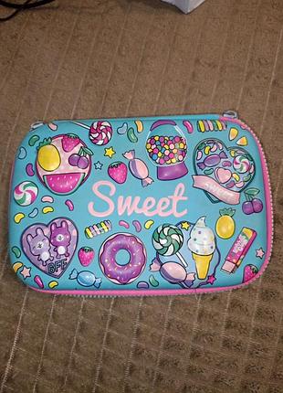 Школьный пенал