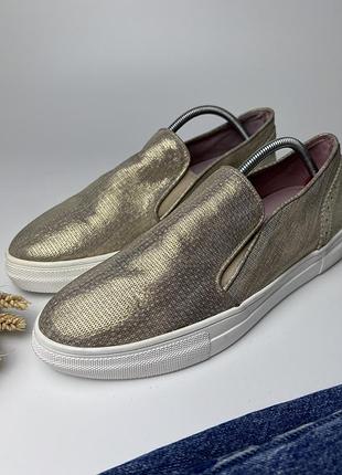 Жіночі сліпони hush puppies