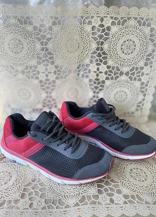 Женские кроссовки сетки
