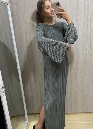 Гарна довга сукня нова