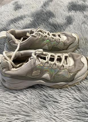 Кросівки 👟