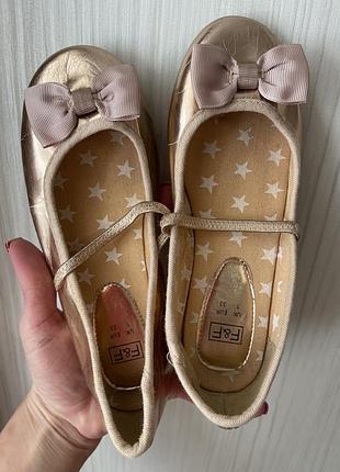 Золотисті блискучі балетки, туфлі для дівчинки
