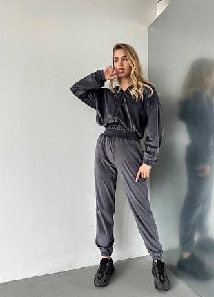 Спортивний костюм велюровий в кольорах