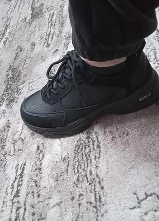 Новые кожаные кроссовки женские 36,37,38,39,41 г.