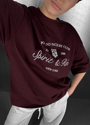 Стильна жіноча футболка