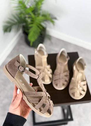 Босоніжки натуральні