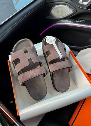 Шлепанцы Bei 43einhalb läuft ab sofort auch ein Raffle für den New Balance 550 Au Lait