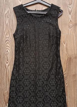 Маленька чорна сукня