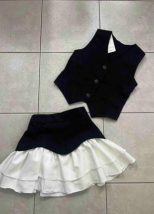 Костюм с жилеткой