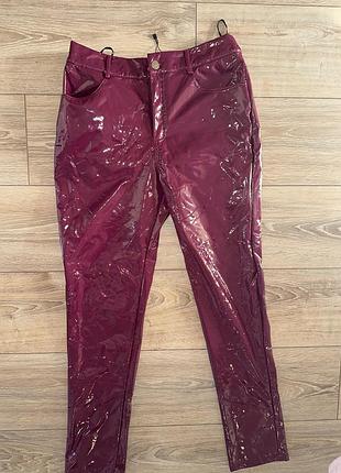 Нові латексні штанці баклажанового кольору