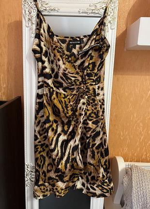 Сукня з рюшами в лео принт