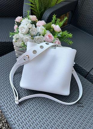 Женская стильная и качественная сумка из эко кожи белая