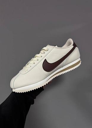 Женские кроссовки nike cortez, кожаные бежевые кроссовки найк кортез, ретро стиль4 фото