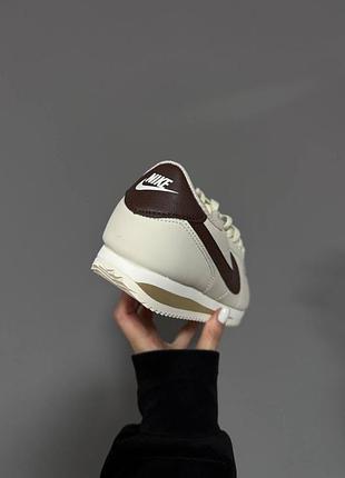 Женские кроссовки nike cortez, кожаные бежевые кроссовки найк кортез, ретро стиль5 фото