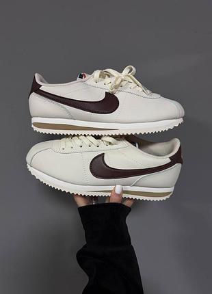 Женские кроссовки nike cortez, кожаные бежевые кроссовки найк кортез, ретро стиль