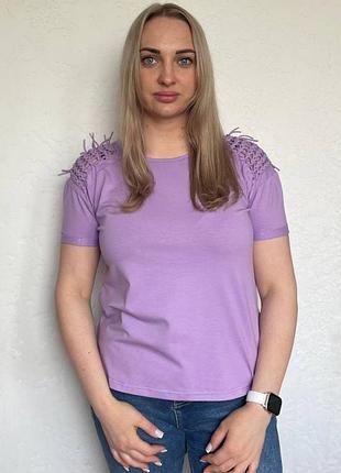 Женская коттоновая футболка с плетеными вставками лавандовая