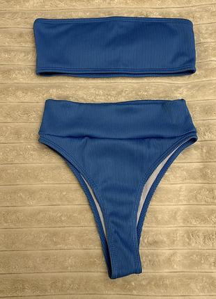 Блакитний купальник в рубчик