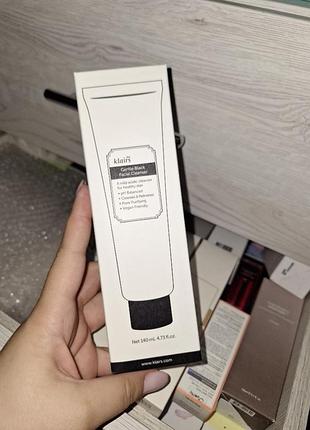 Засіб для делікатного очищення обличчя dear, klairs gentle black facial cleanser