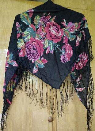 Платок "розы" треугольный новый коттон с вышивкой 100*100*160 esprit