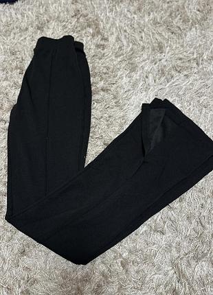 Класичні штани з розрізами