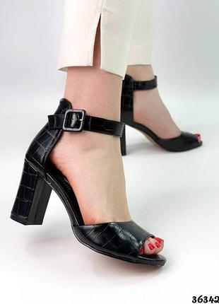 Босоножки из питоновой кожи