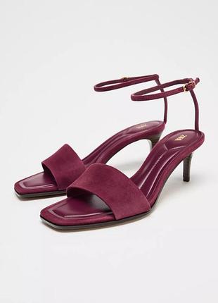 Замшевые босоножки zara new
