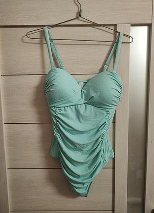 Слитный купальник