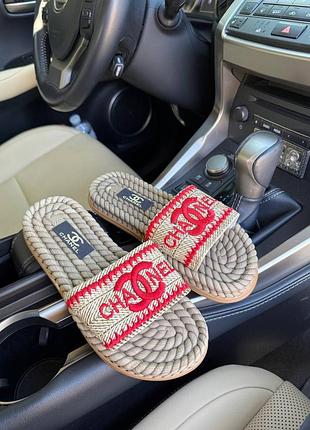 Жіночі шльопанці