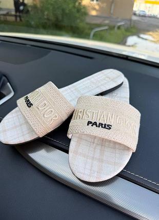 Брендові шльопанці