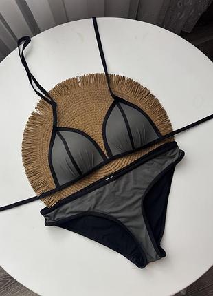 Класний роздільний купальник