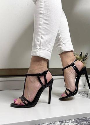Жіночі босоніжки на високій шпильці чорні шкіряні з еко шкіри